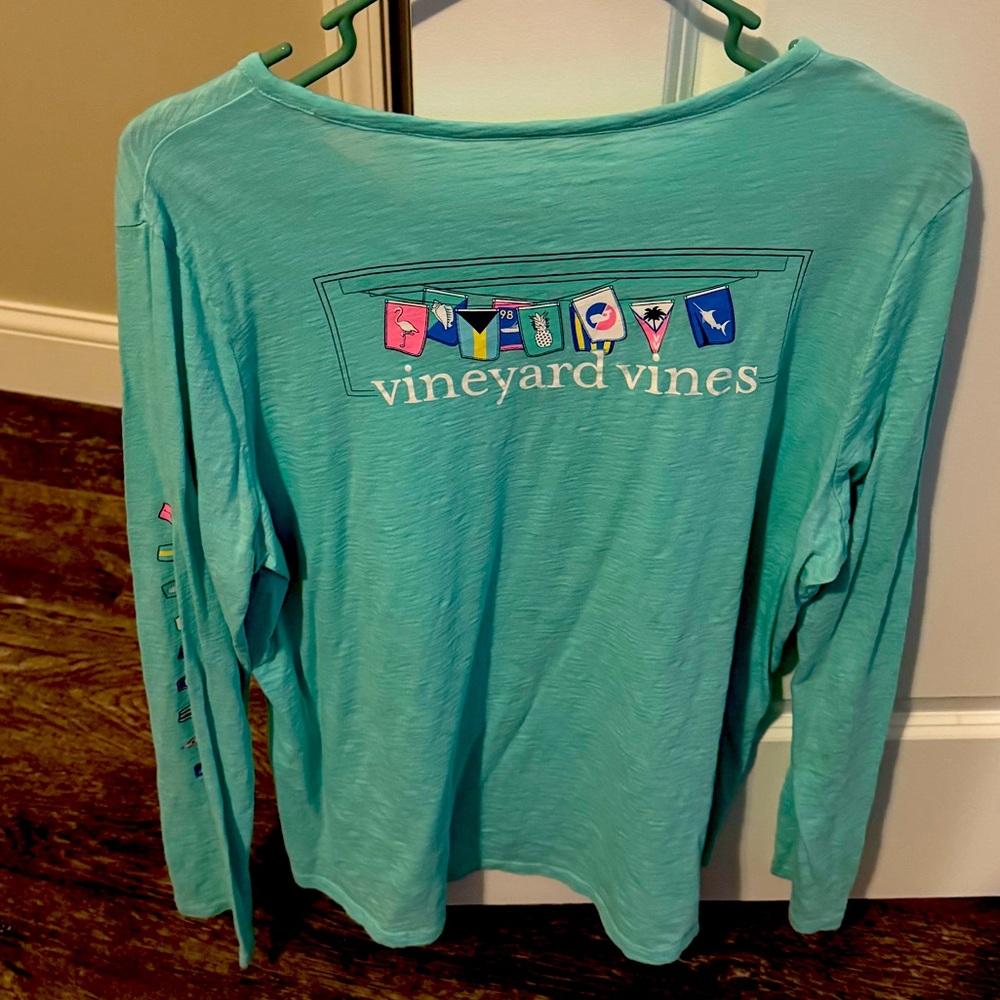 Women’s Long Sleeve Vineyard Vines T-Shirt XL
Gently used